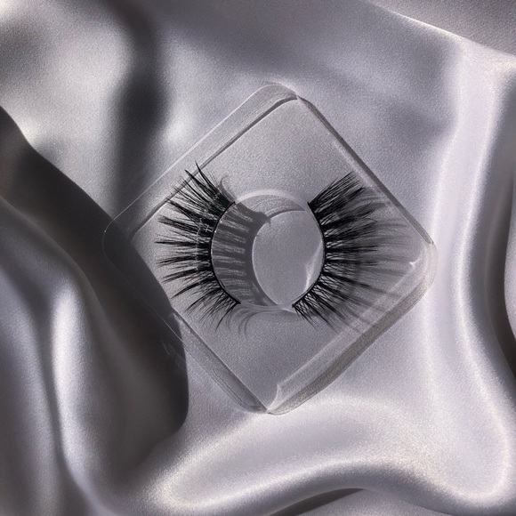 Eyelashes - Picture 7 of 7